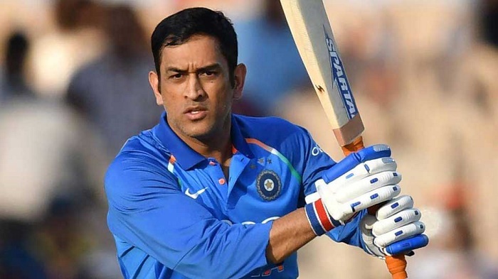 MS Dhoni may enter politics after retiring from cricket, hints BJP leader Sanjay Paswan