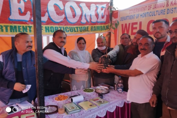 Department Horticulture conducts awareness camp at Sangaldan