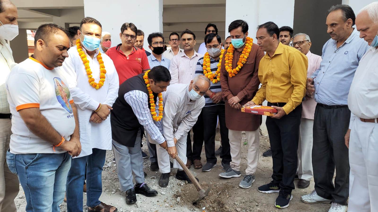 Ashok, Sat start developmental works at Ustad Mohalla