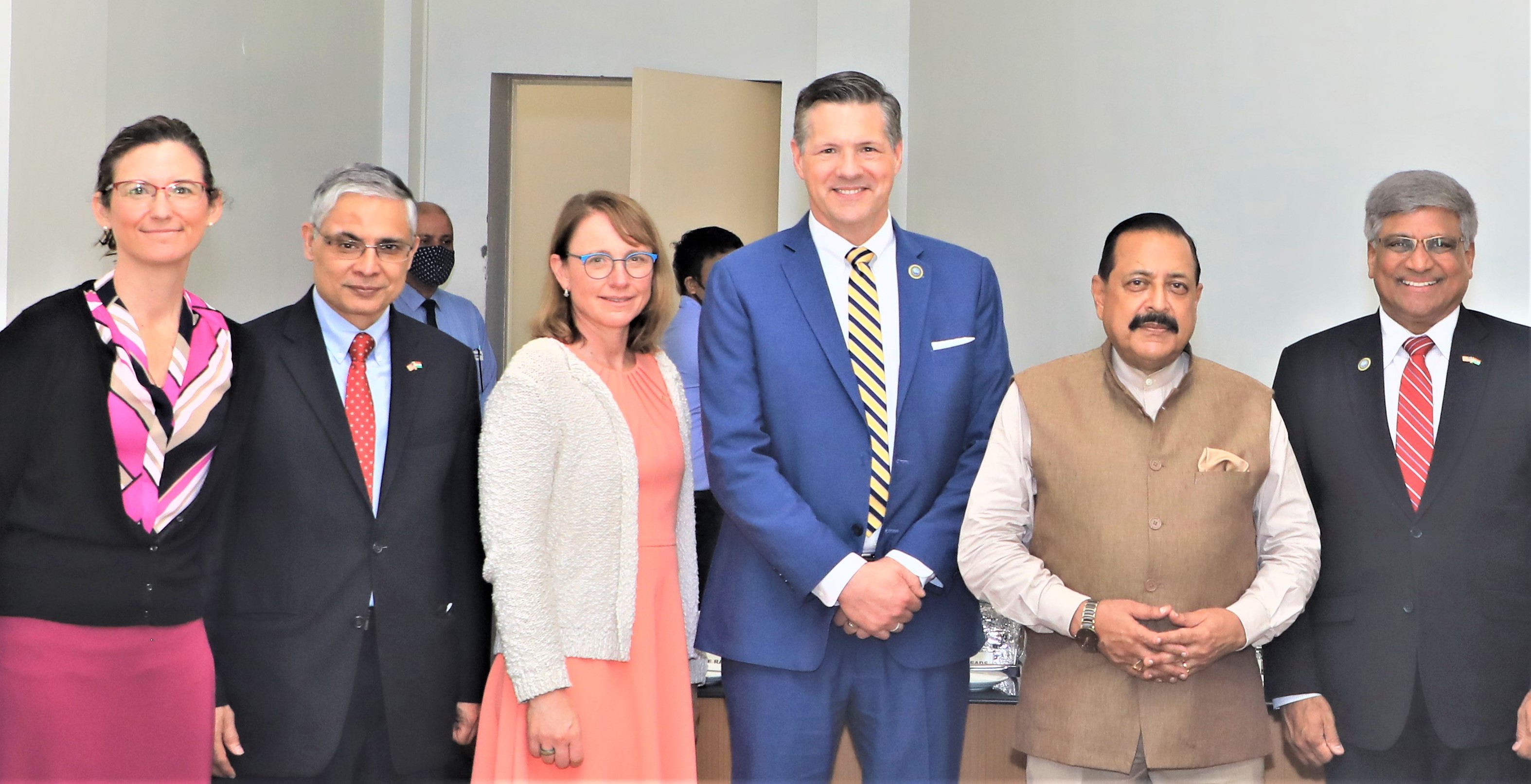 High-level US delegation meets Dr Jitendra,discusses bilateral collaboration