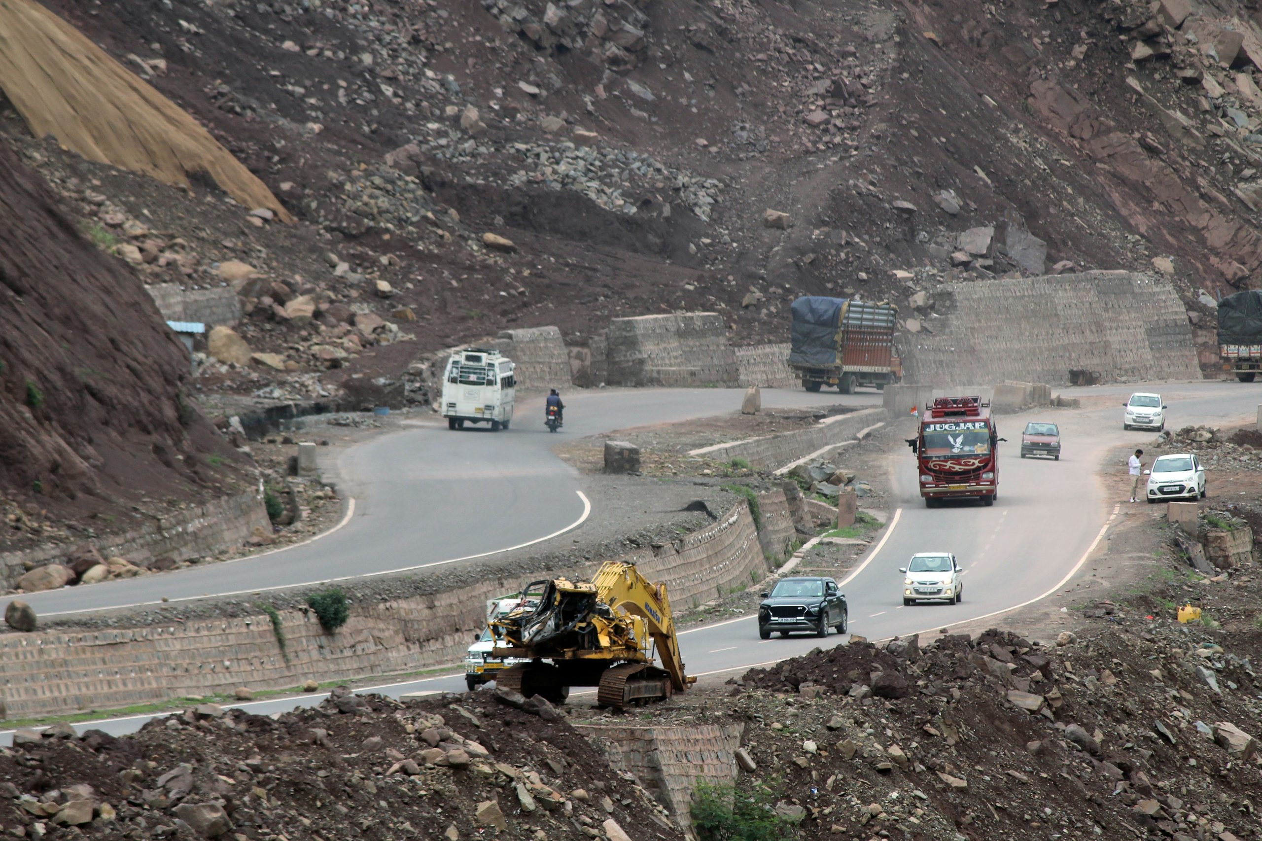 Jammu-Srinagar national highway remains open for traffic from both sides