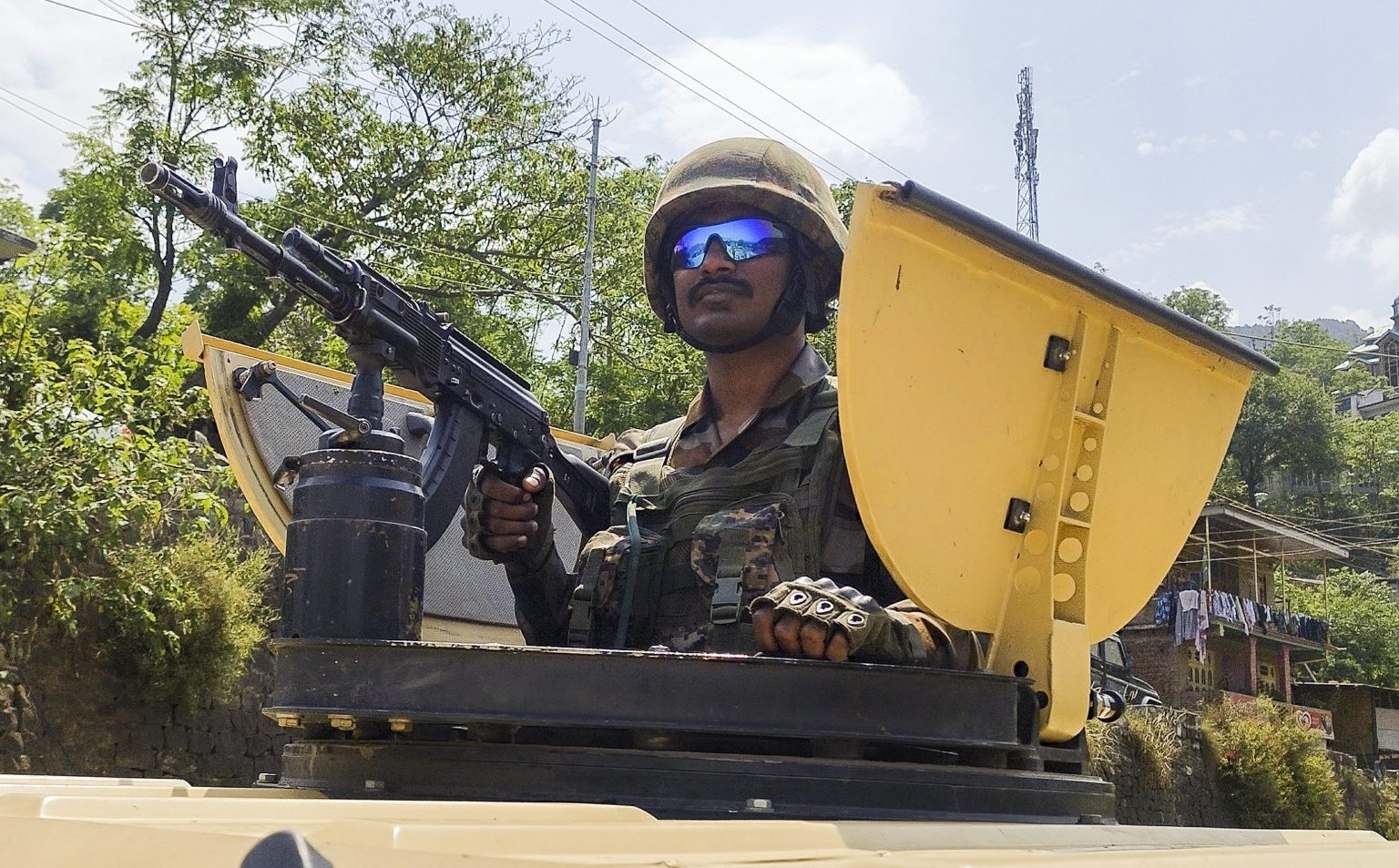 Pak Troops Resort To Unprovoked Firing In 8 Forward Sectors Along LoC In J&K