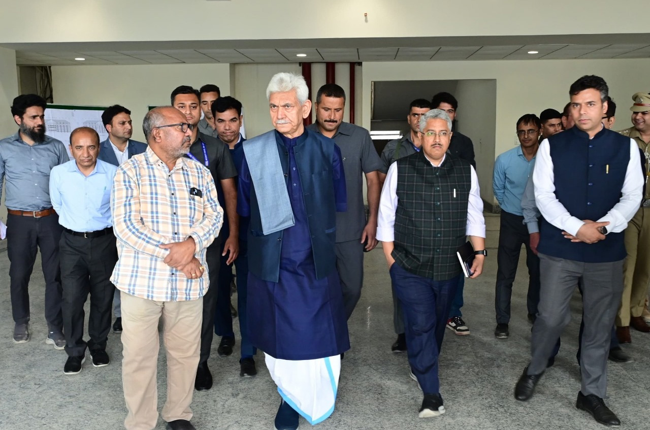 LG Sinha Conducts On-Site Inspection Of Shri Amarnath Ji Shrine Board’s Office & Yatri Niwas