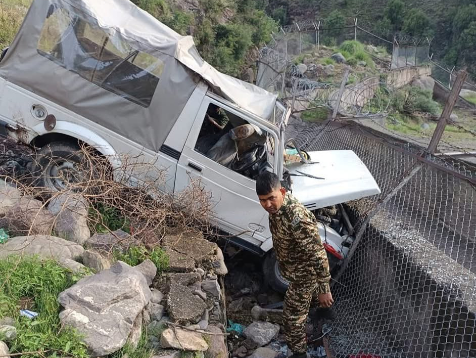 Vehicle Skids Off Road In J&K’s Uri, Eight Police Personnel Injured